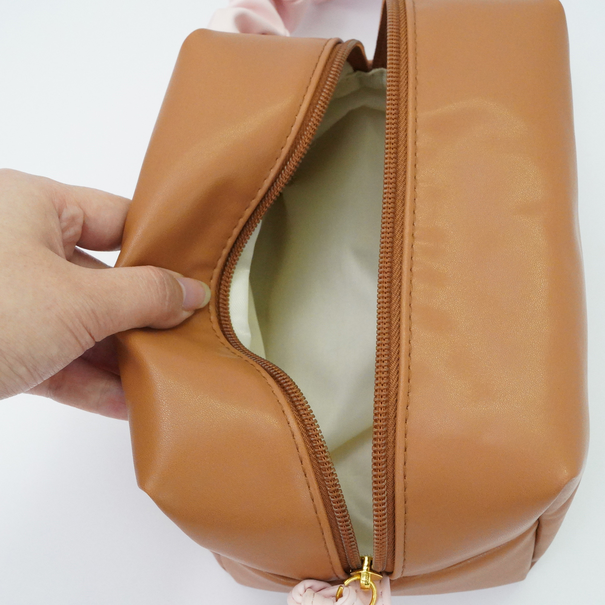 luxury private label travel large capacity professional leather makeup cosmetic toiletry bag